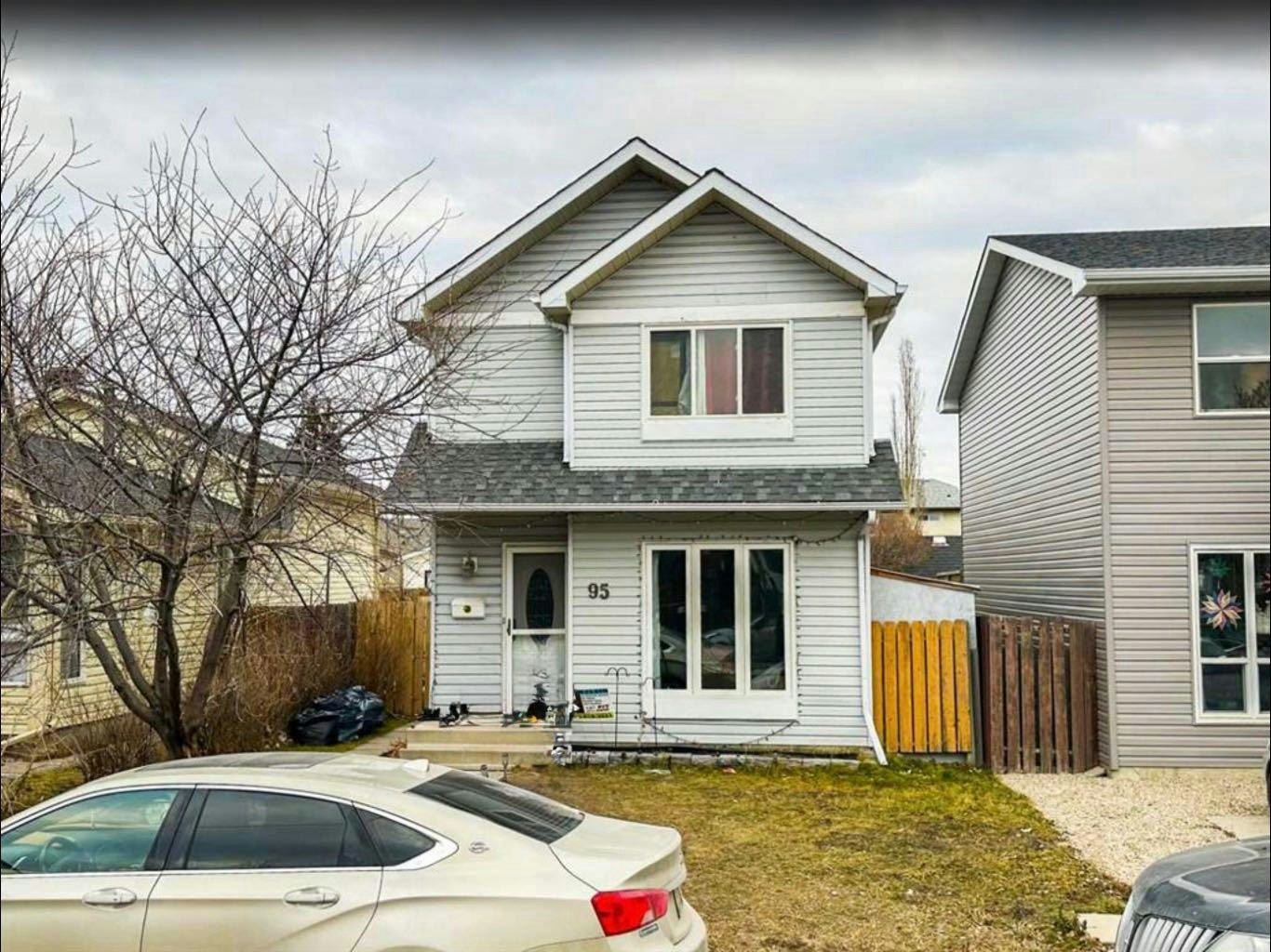 95 Castlegreen Close NE, Calgary, AB, T3J 1Y6