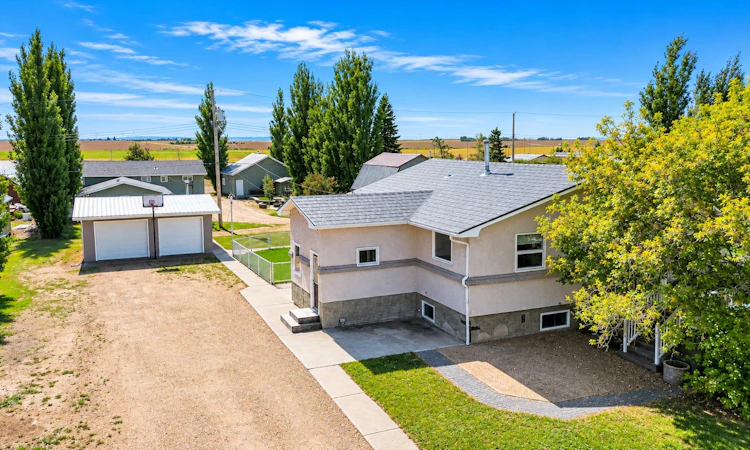 243 2nd Ave