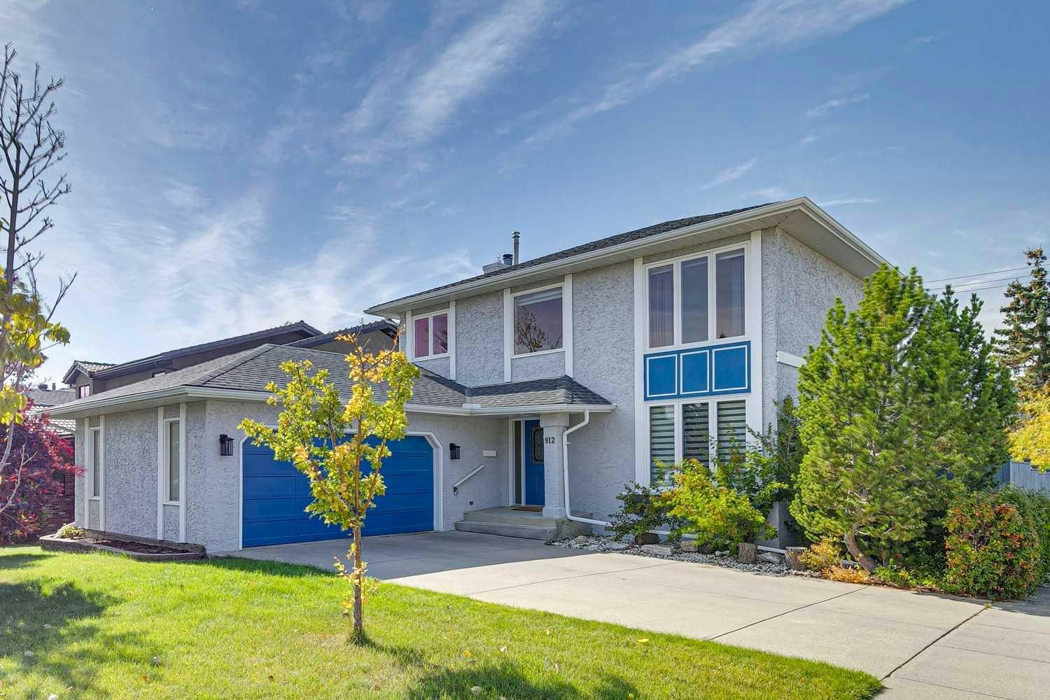 912 Woodbine Boulevard SW, Calgary, AB, T2W 5Y7