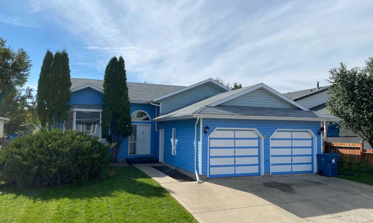 91 Parkland Way E