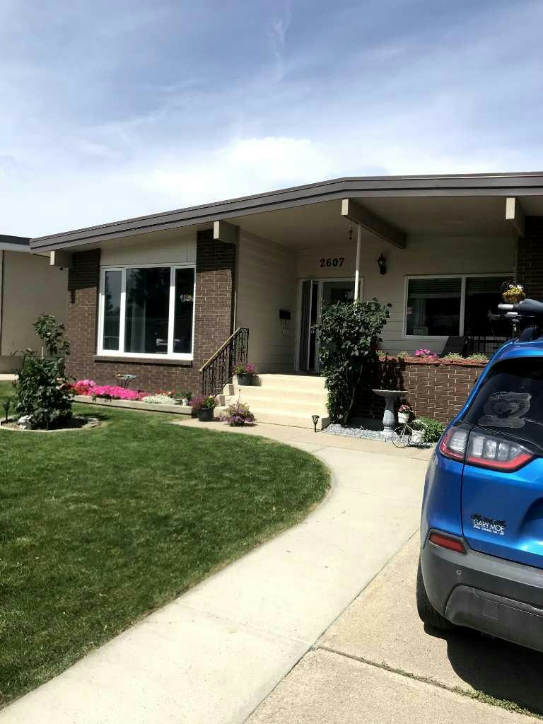 2607 11 Avenue Avenue N, Lethbridge, AB, T1H 1N5