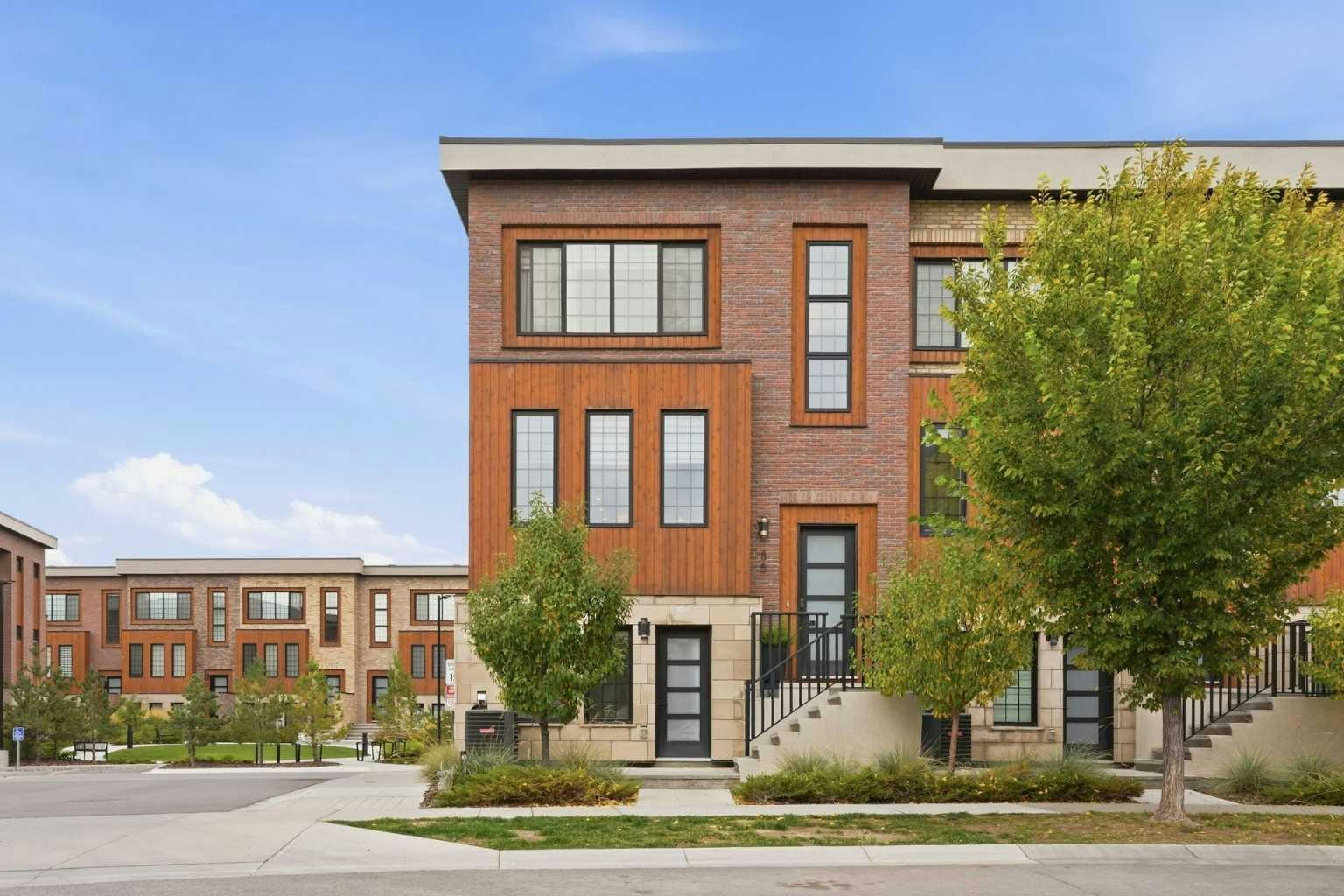 85 Greenbriar Place NW, Calgary, AB, T3B 6J1