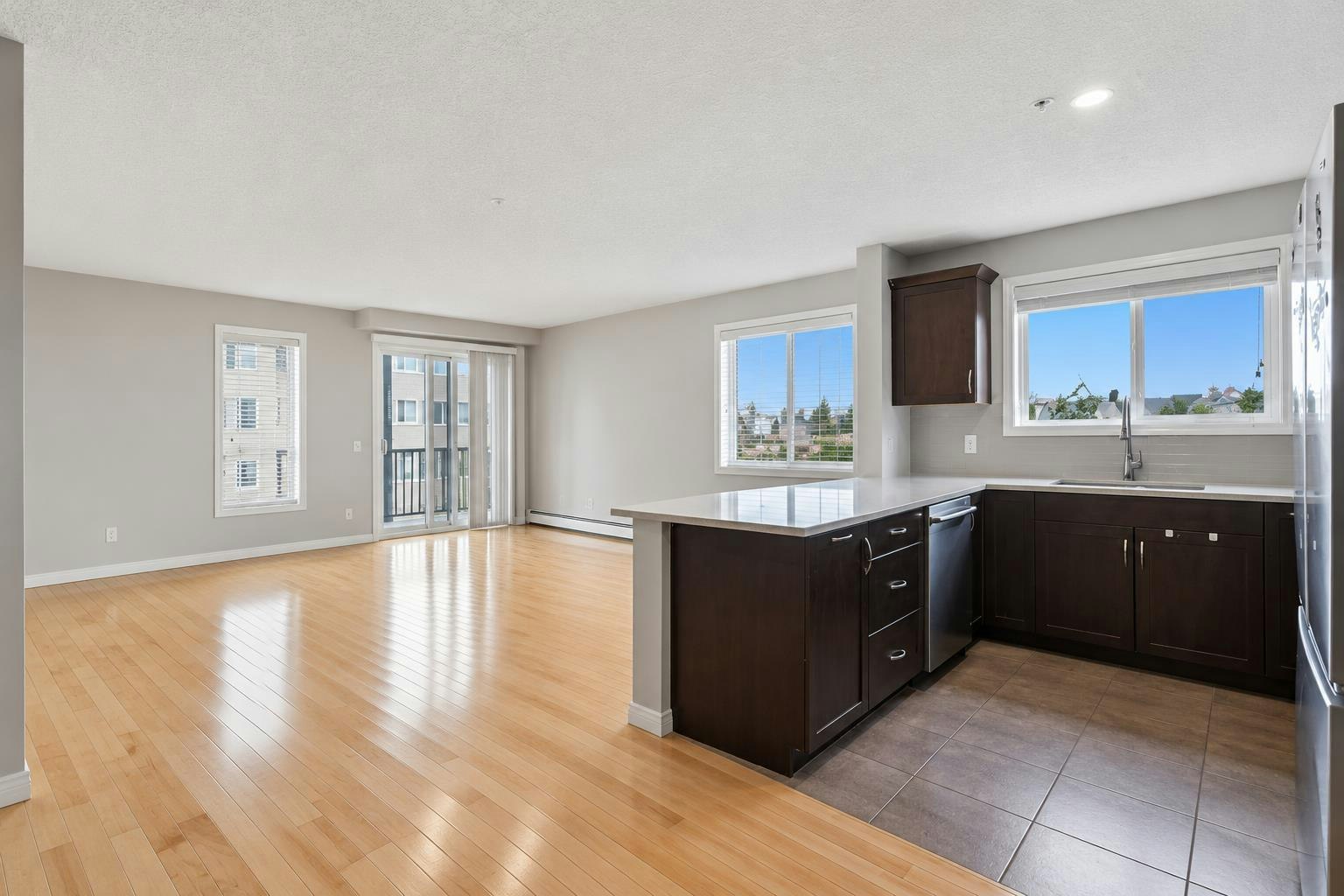 3301-10 Country Village Park NE, Calgary, AB, T3K 0W5