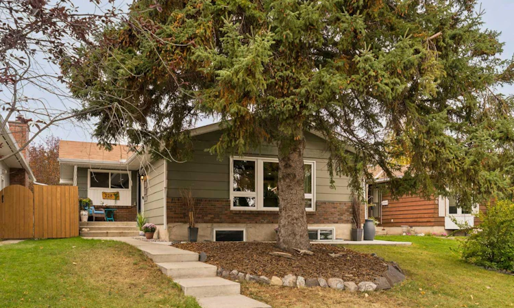 228 Midridge Crescent SE