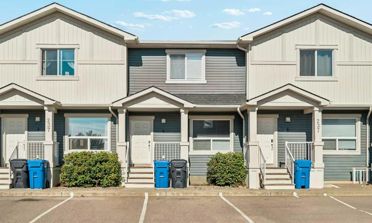 4-237 Silkstone Road W