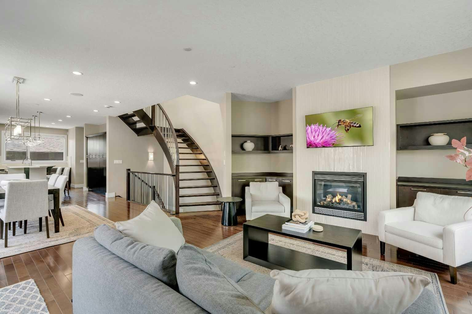 1721 44 Avenue SW, Calgary, AB, T2T 5M4