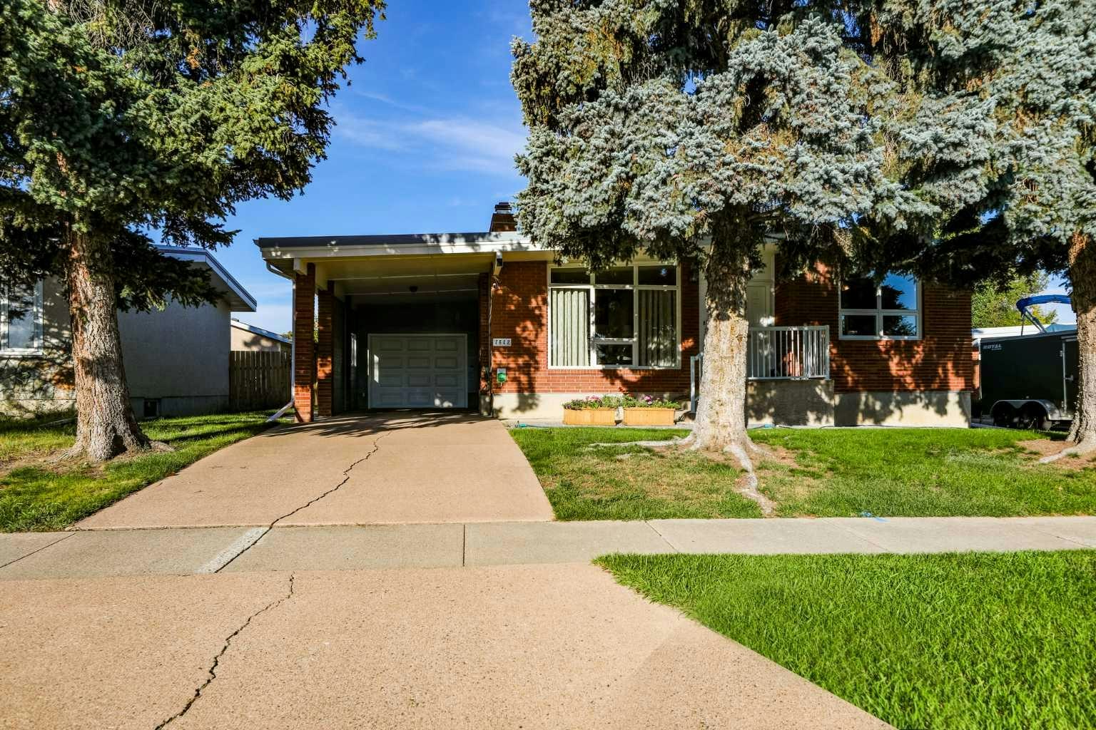 1812 Lakemount Boulevard S, Lethbridge, AB, T1K 3R6