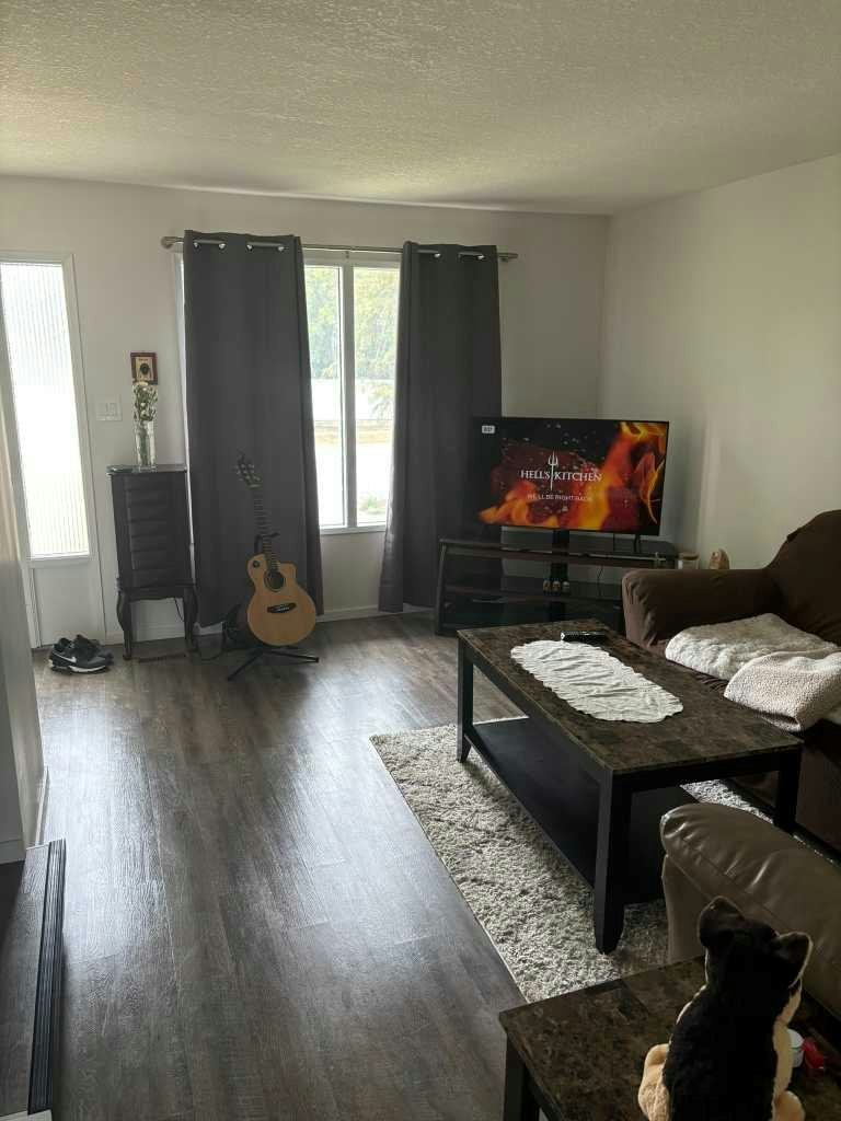 1-1234 9 Avenue N, Lethbridge, AB, T1H 1G7 - 4