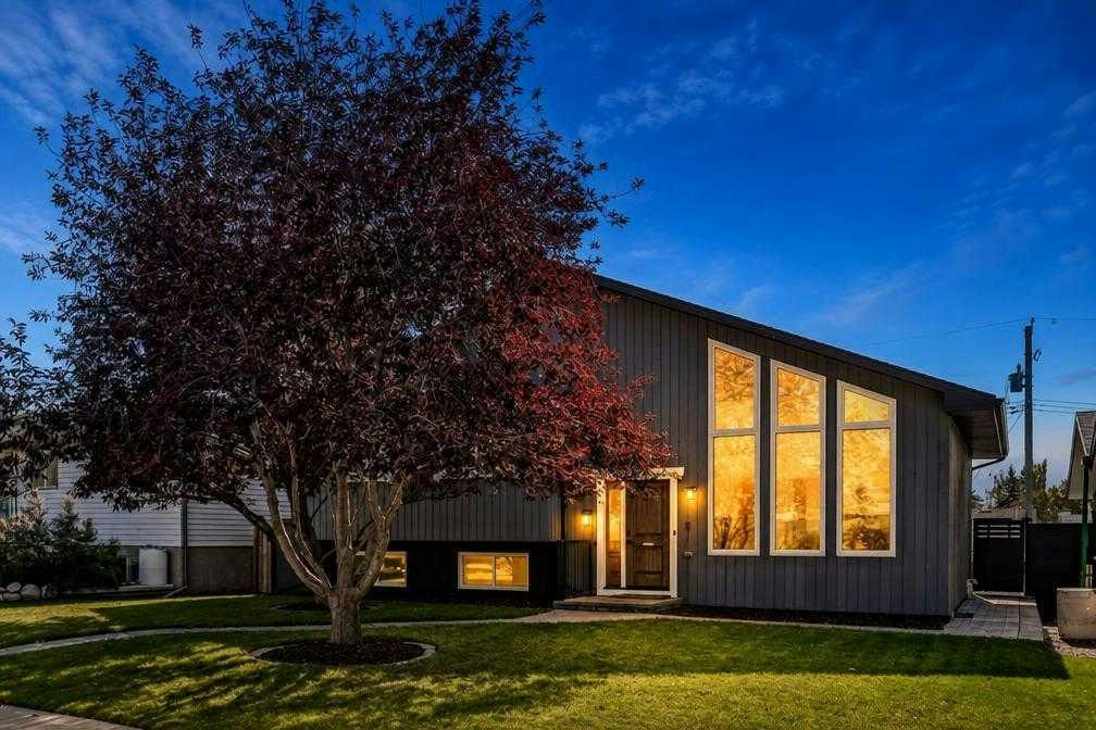 169 Silver Mead Crescent NW, Calgary, AB, T3B 3W3