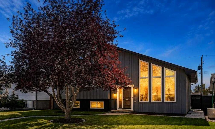 169 Silver Mead Crescent NW