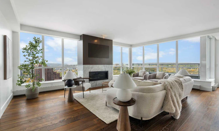 2421-222 Riverfront Avenue SW