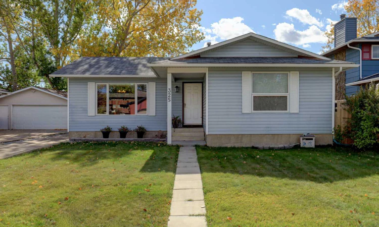 325 Flett Drive NE