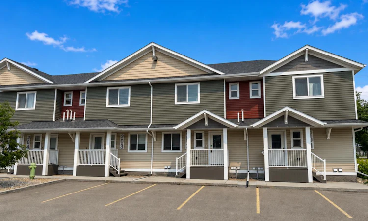 202-148 Vanier Drive