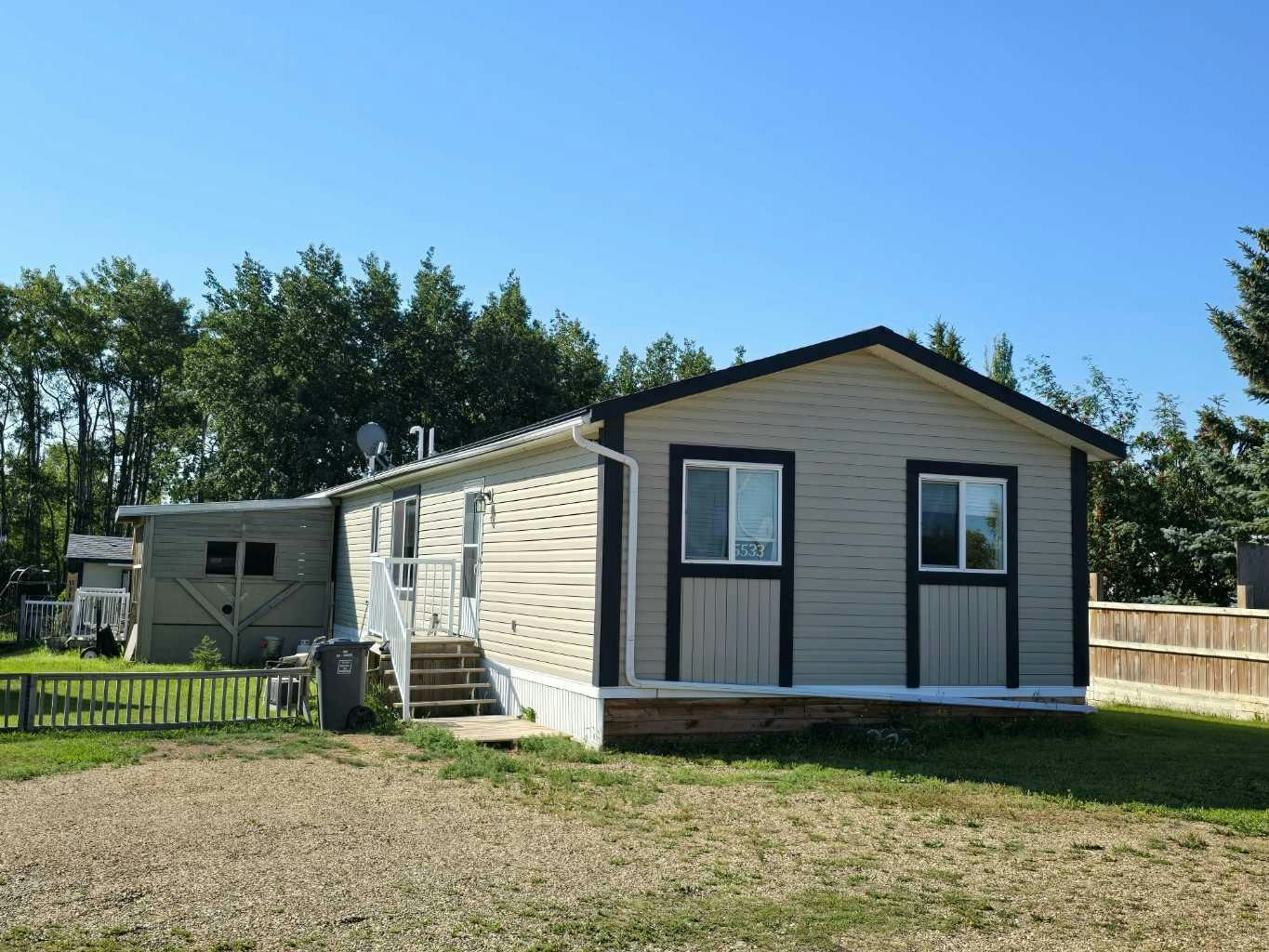 5533 and 5531 51 Street, Peace River, AB, T0H 0E0