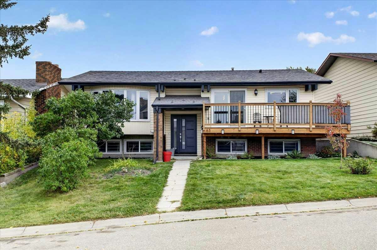 63 Beaconsfield Way NW, Calgary, AB, T3K 1W9