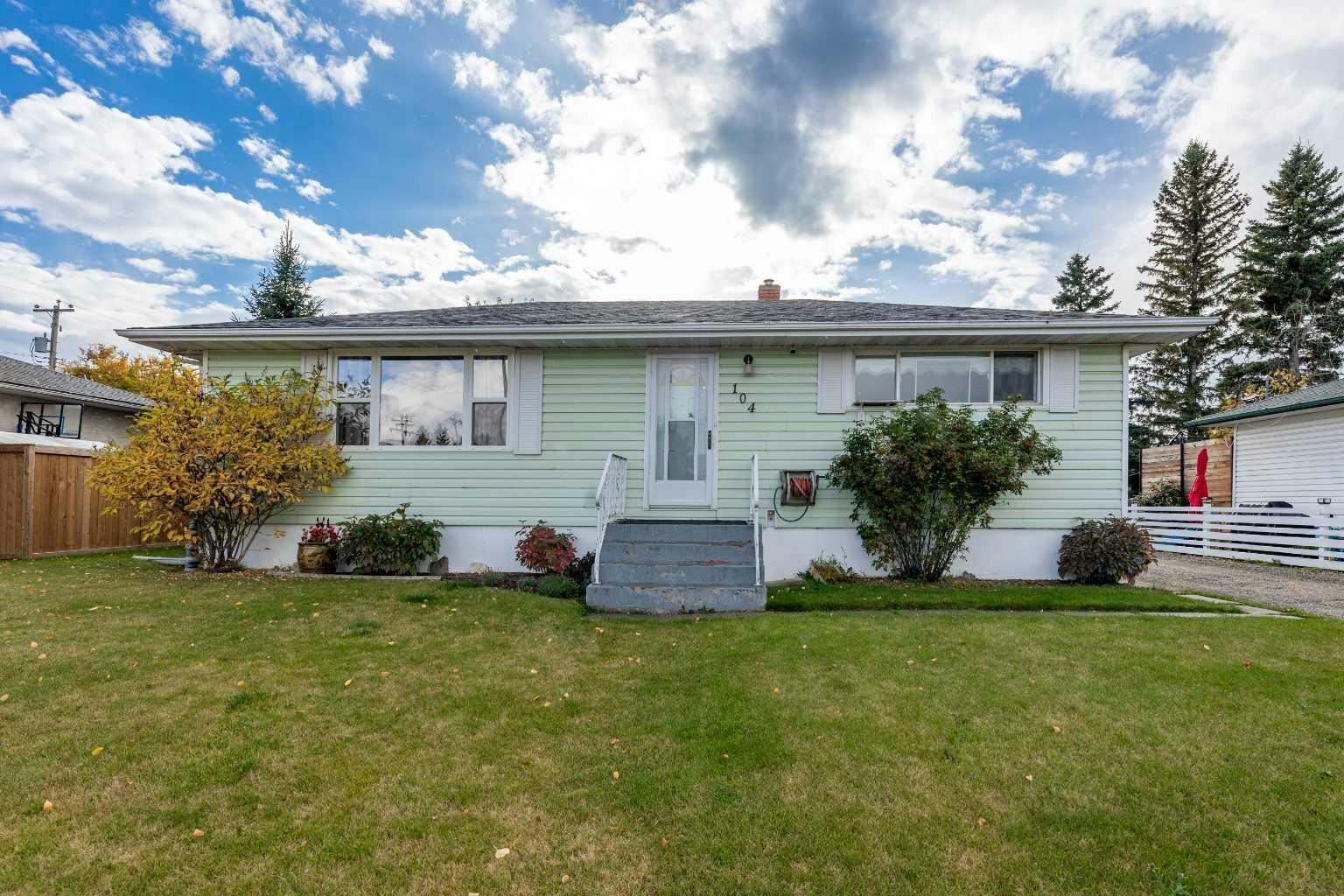 104 Fraser Street, Hinton Hill, AB, T7V 1B7