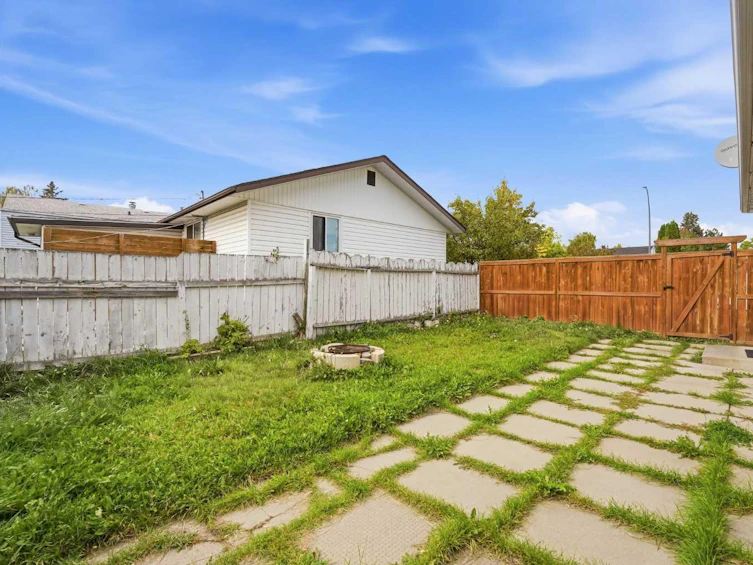 512 Foritana Road SE, Calgary, AB, T2A 2B6 - 5