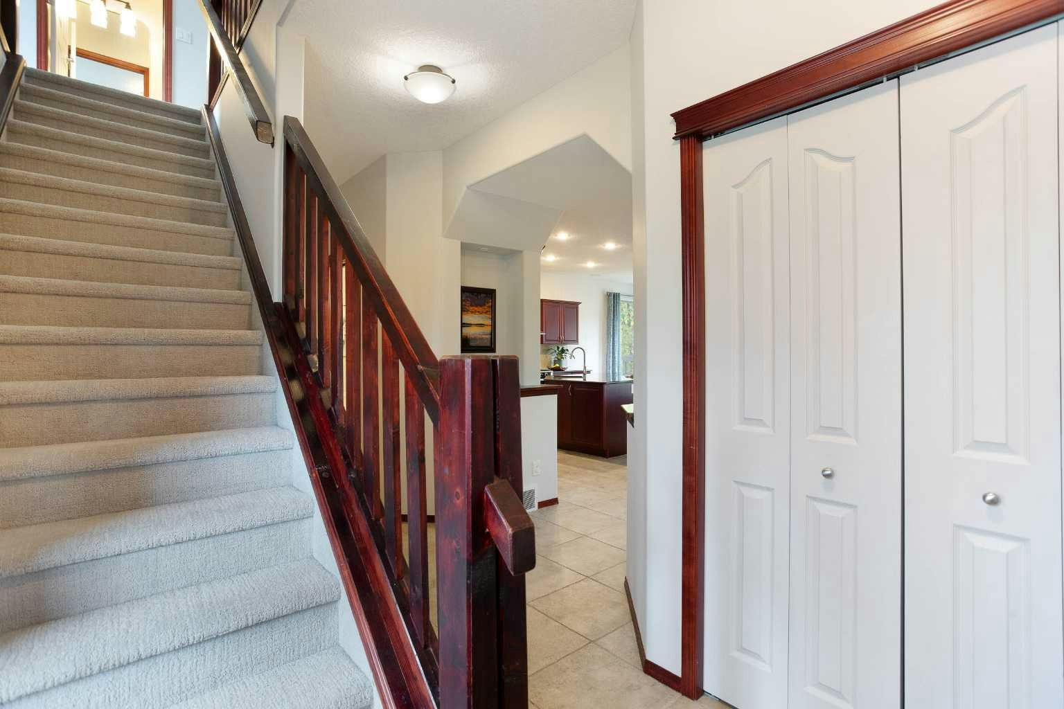 66 Cougarstone Close SW, Calgary, AB, T3H 5J4 - 17