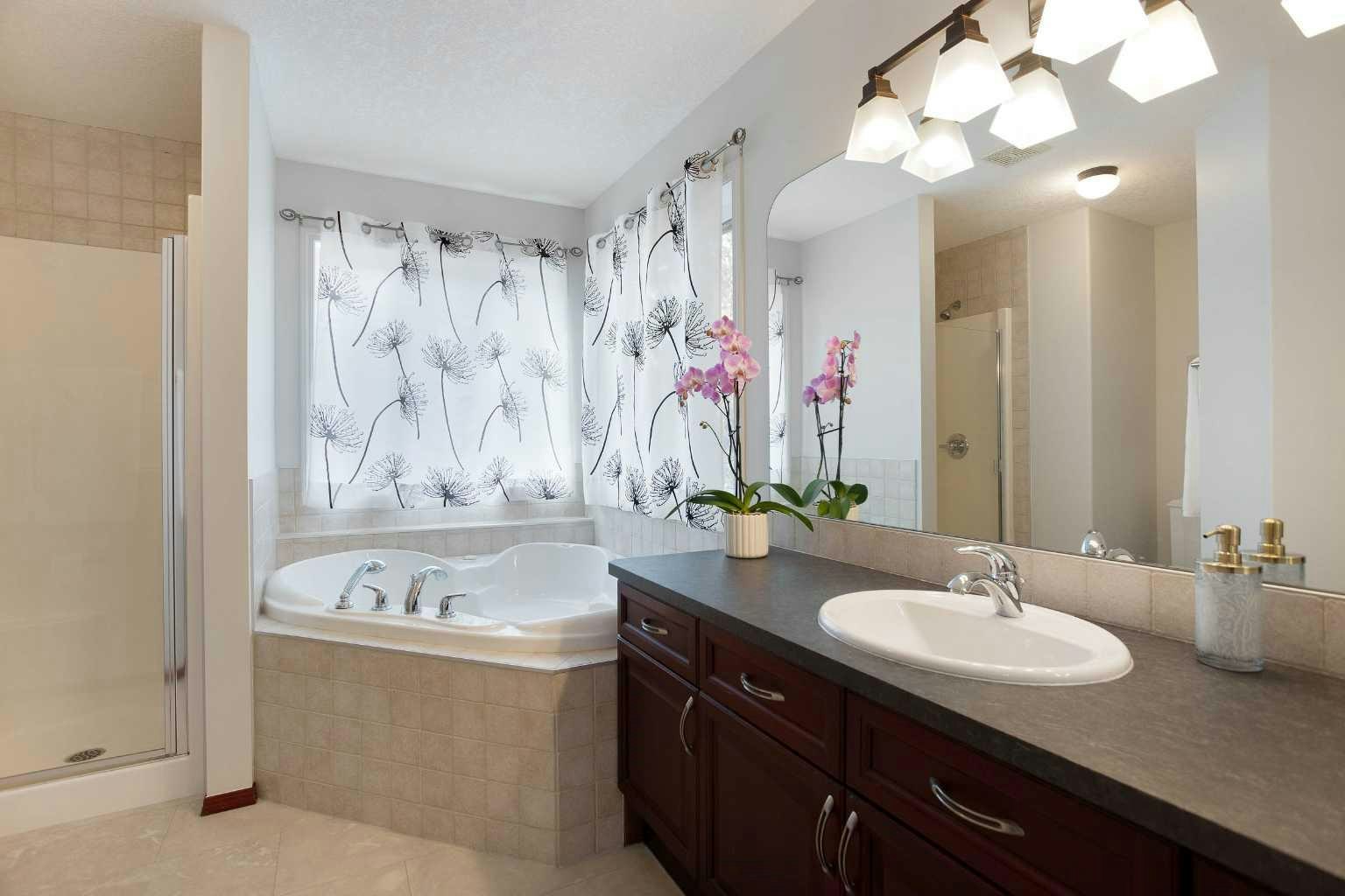 66 Cougarstone Close SW, Calgary, AB, T3H 5J4 - 24