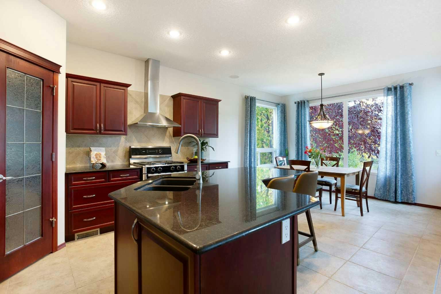 66 Cougarstone Close SW, Calgary, AB, T3H 5J4 - 7