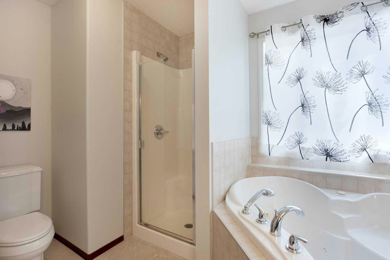66 Cougarstone Close SW, Calgary, AB, T3H 5J4 - 25