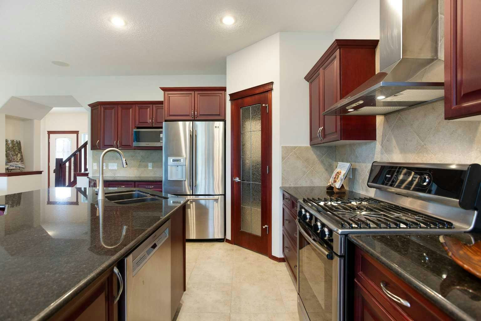 66 Cougarstone Close SW, Calgary, AB, T3H 5J4 - 10