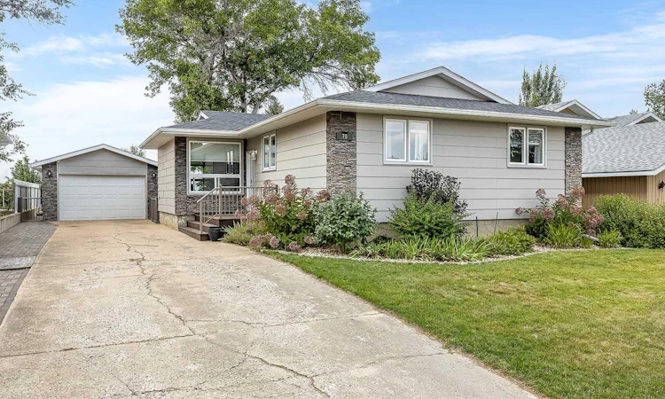 78 Seven Persons Crescent SW