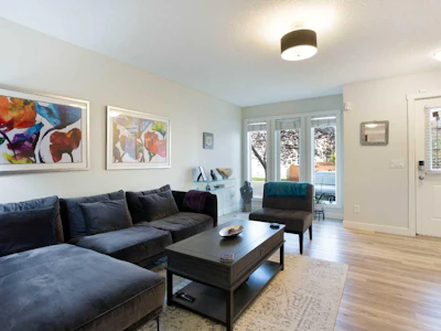 1907-2445 Kingsland Road SE - 4