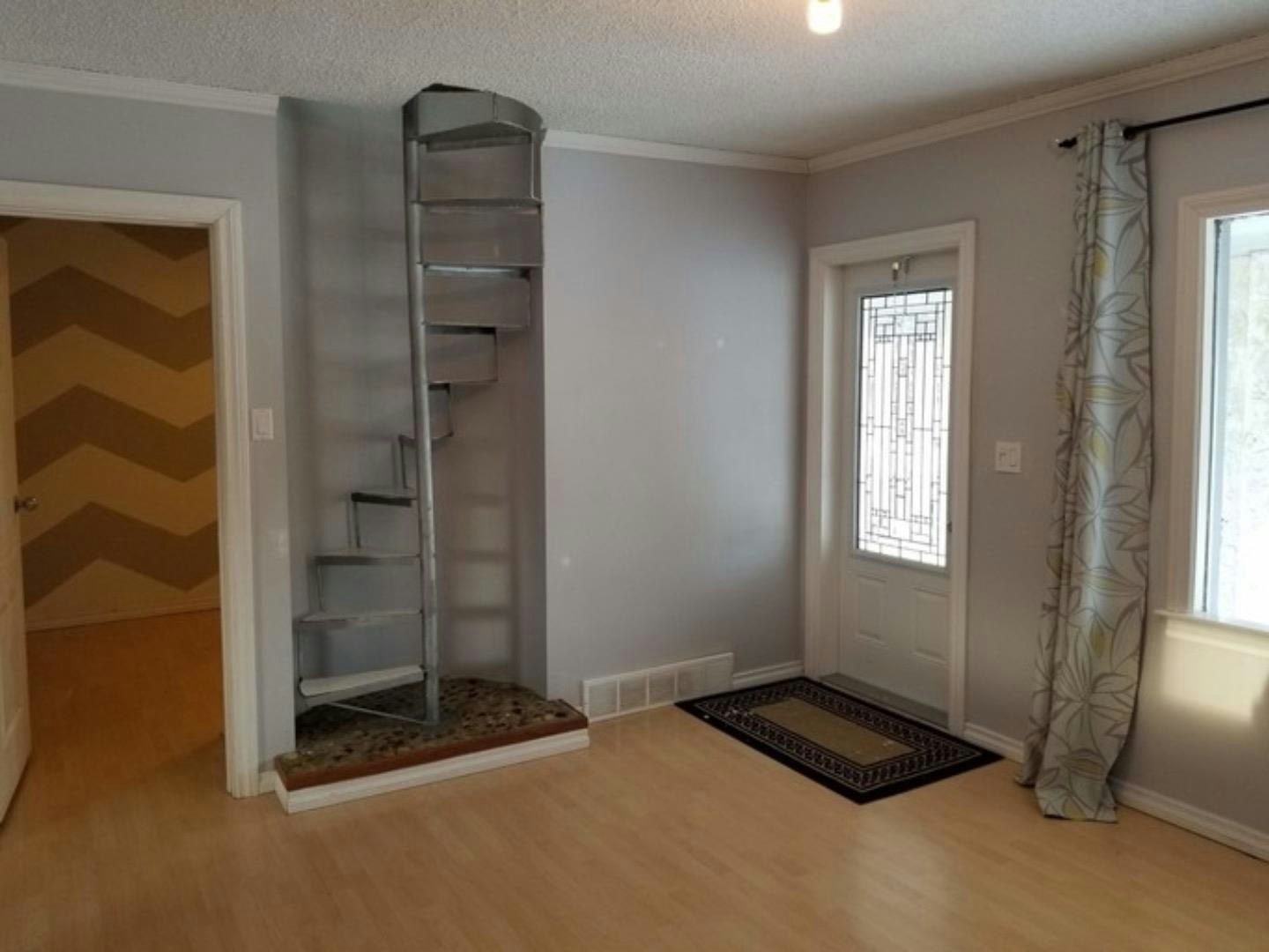 109 Ceal Square, Hinton Hill, AB, T7V 1M5 - 3