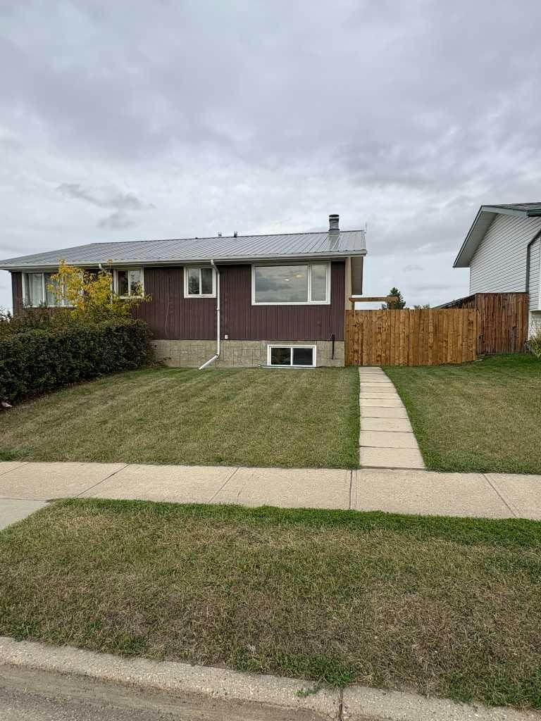 5250 42st, Innisfail, AB, T4G 1K3