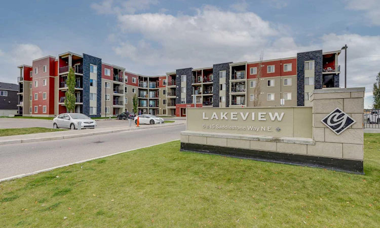 209-15 Saddlestone Way NE