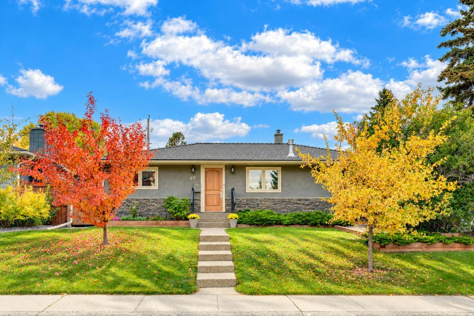 65 Wimbledon Crescent SW, Calgary, AB, T3C 3J2