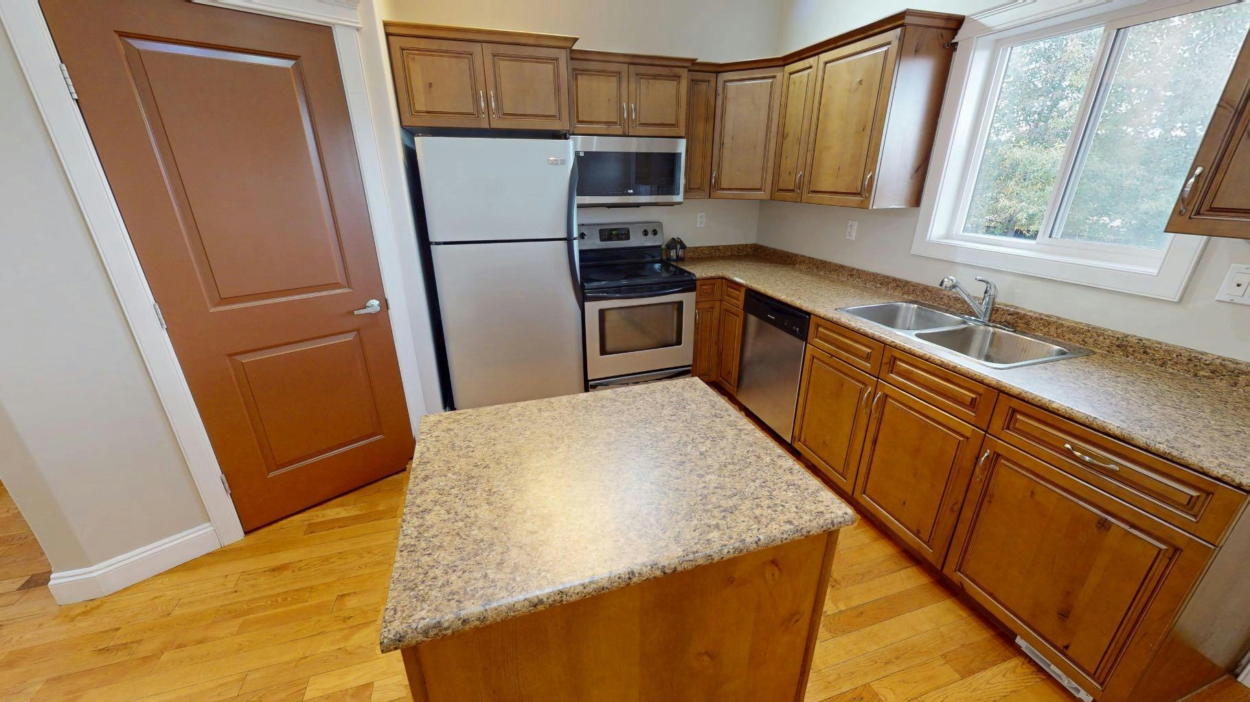 118 Wanyandi Avenue, Hinton Hill, AB, T7V 1M6 - 2