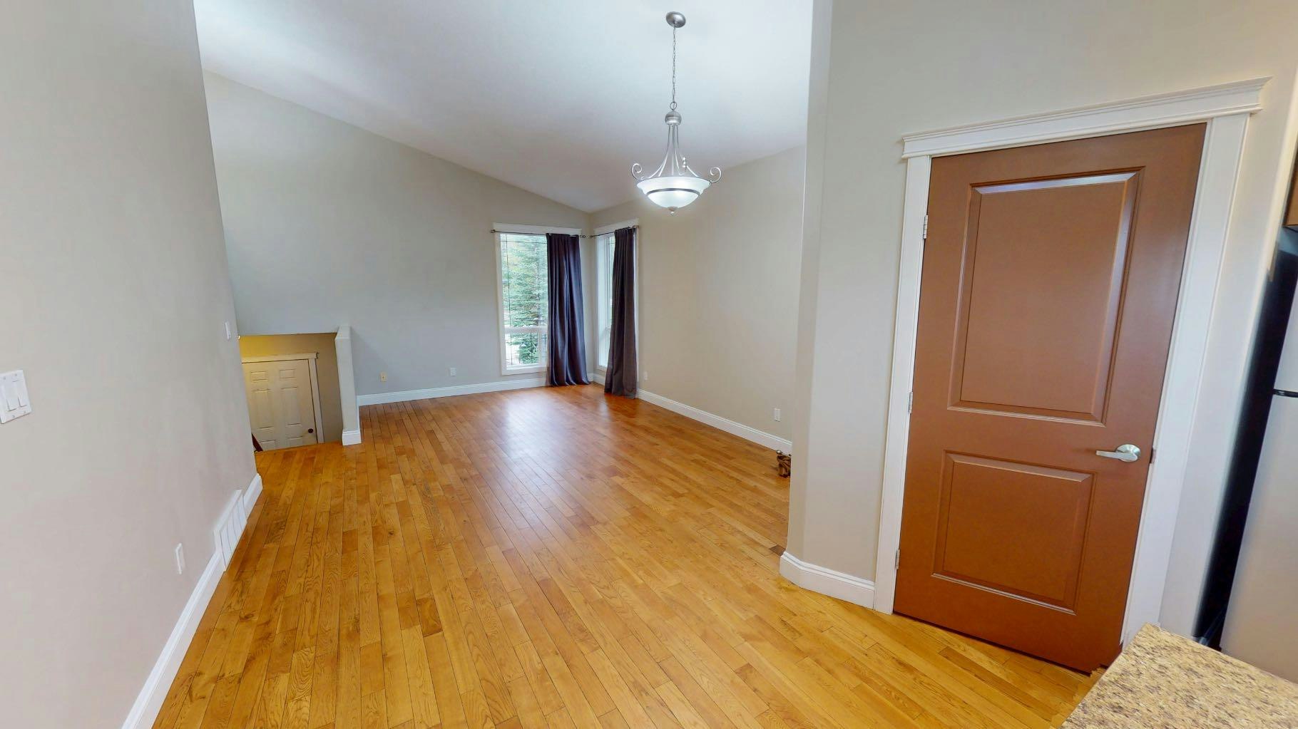 118 Wanyandi Avenue, Hinton Hill, AB, T7V 1M6 - 4