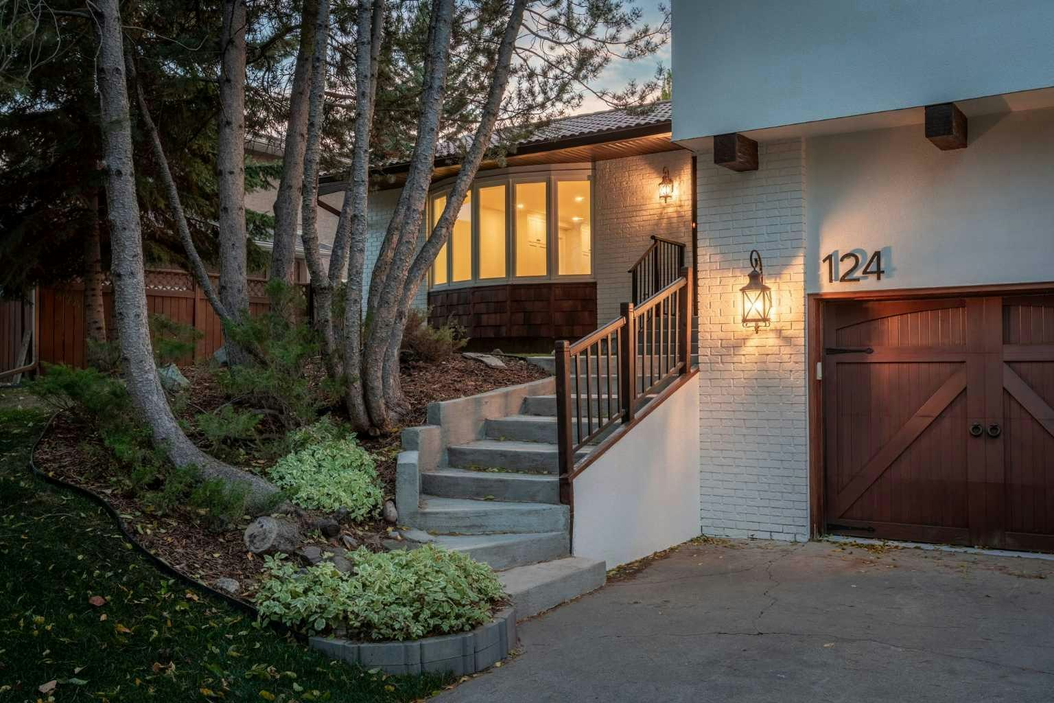 124 Canterbury Drive SW, Calgary, AB, T2W 1H3