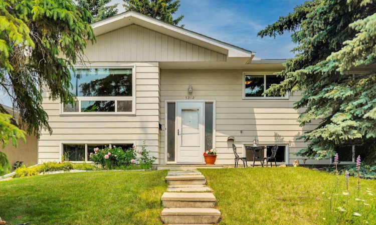 5212 Valiant Drive NW