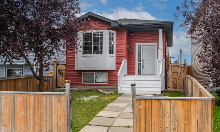 65 Martinvalley Road NE