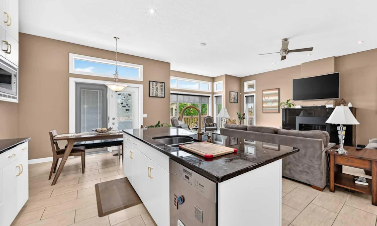 116 Bridle Estates Road SW
