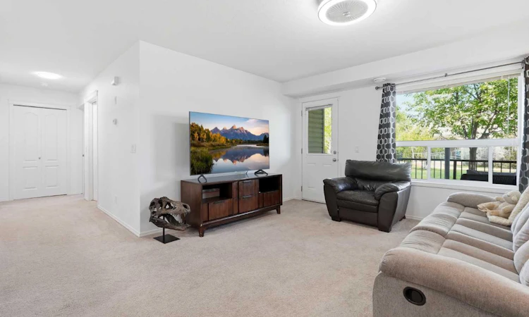 400-8 Bayside Place