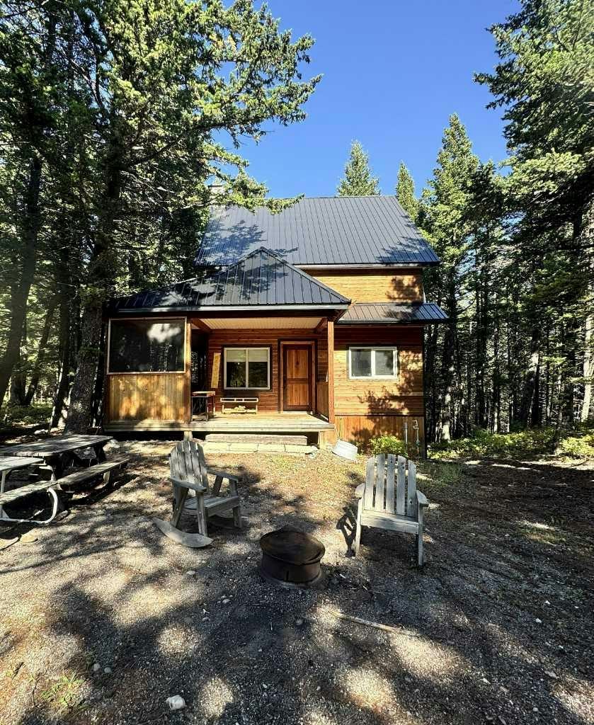 1810 Evergreen Drive, Crowsnest Pass, AB, T0K 1C0