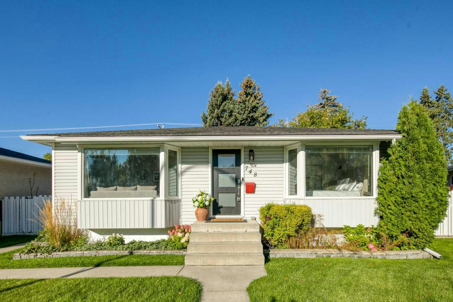 748 Archwood Road SE, Calgary, AB, T2J 1C2
