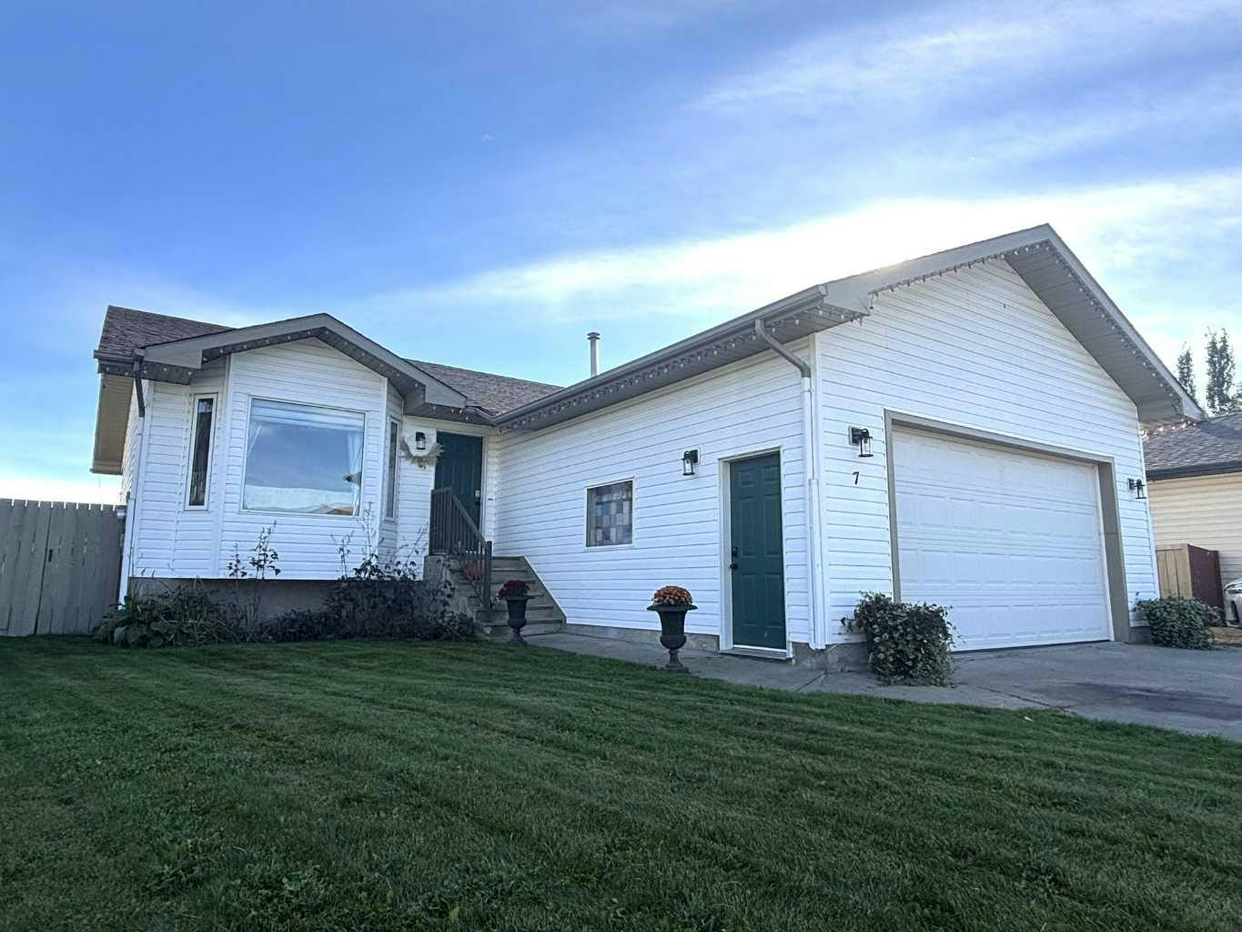 7 Stiles Cove, Whitecourt, AB, T7S 1T7