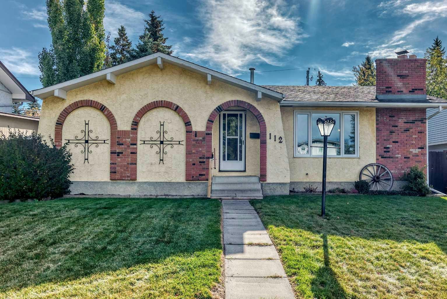 112 Queensland Place SE, Calgary, AB, T2J 4G8
