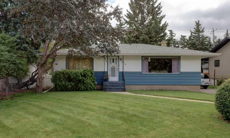 2119 Halifax Crescent NW