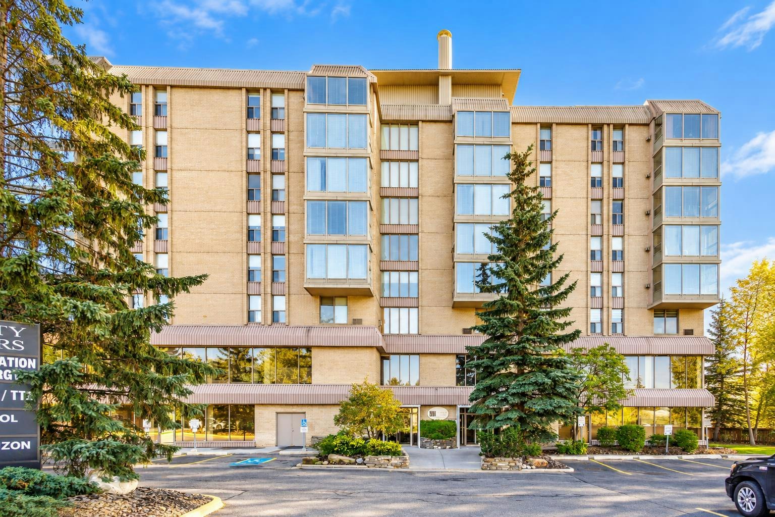 704-4603 Varsity Drive NW, Calgary, AB, T3A 2V7