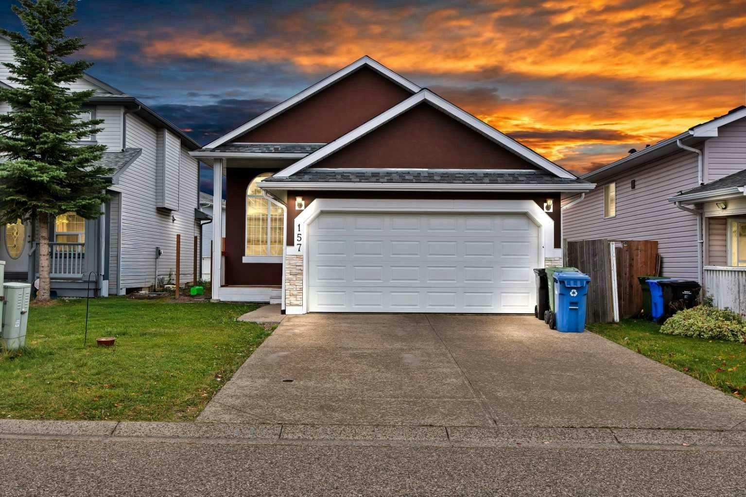 157 Saratoga Close NE, Calgary, AB, T1Y 7A1