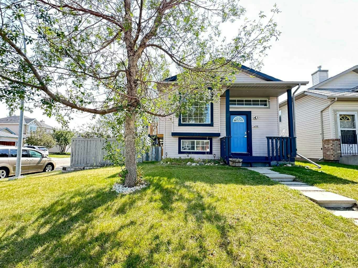152 Coverton Close NE, Calgary, AB, T2Y 4M3