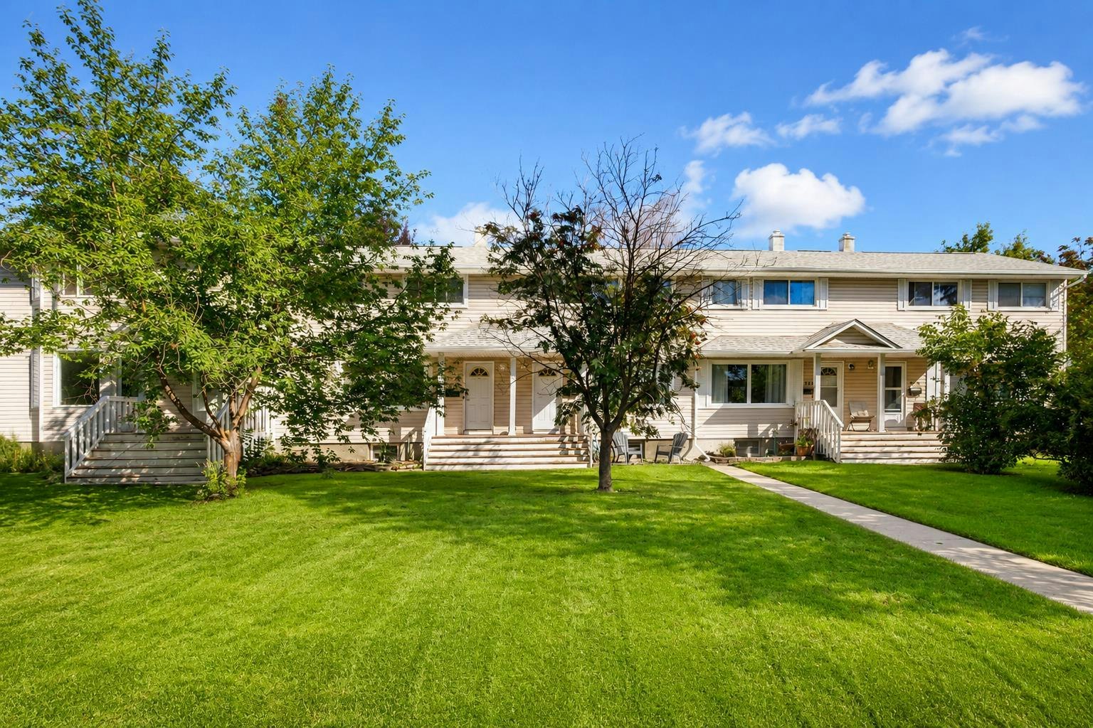 554 Killarney Glen Court SW, Calgary, AB, T3E 7H4