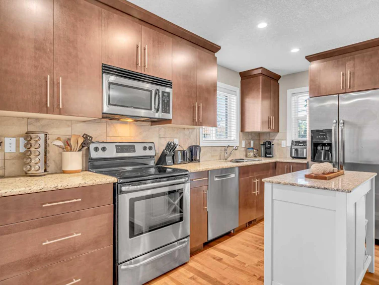2-821 Mcdougall Road NE, Calgary, AB, T2E 5A2 - 3
