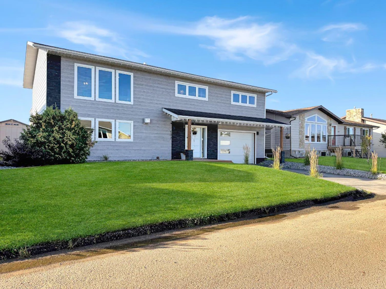 107 6 Avenue SW, Falher, AB, T0H 1M0 - 2